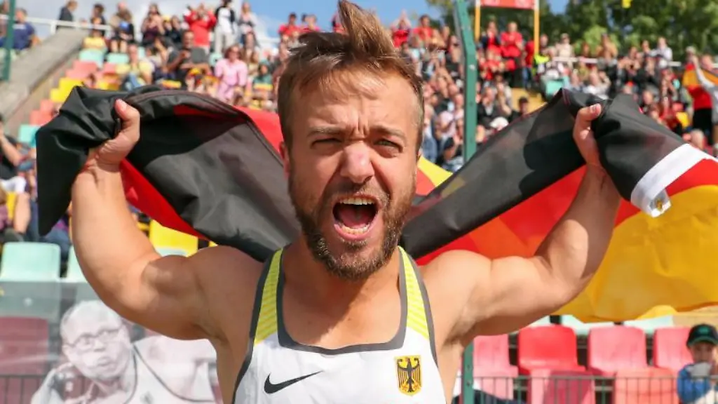 Der-Deutsche-Mathias-Mester-jubelt-ueber-einen-Sieg