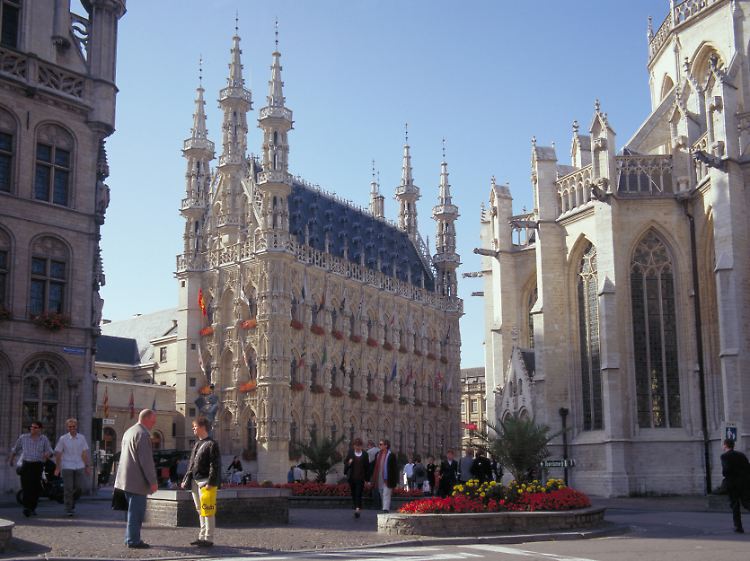 Baukunst aus dem Mittelalter: Das Rathaus gehört zu den markantesten Gebäuden Leuvens und zu den schönsten gotischen Häusern in ganz Belgien.