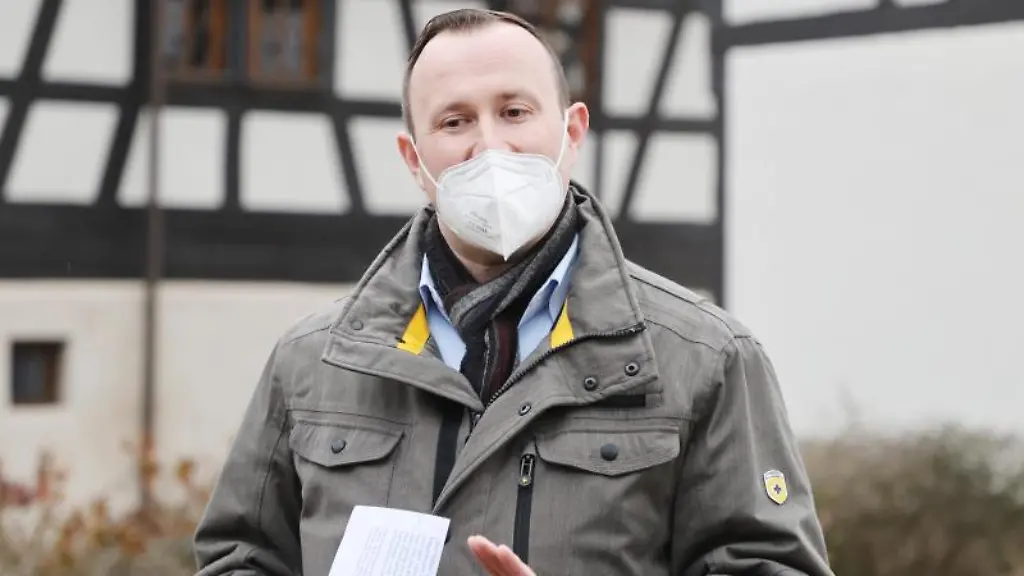 CDU-Generalsekretaer-Christian-Herrgott-spricht-bei-einem-Pressestatement-in-Thueringen