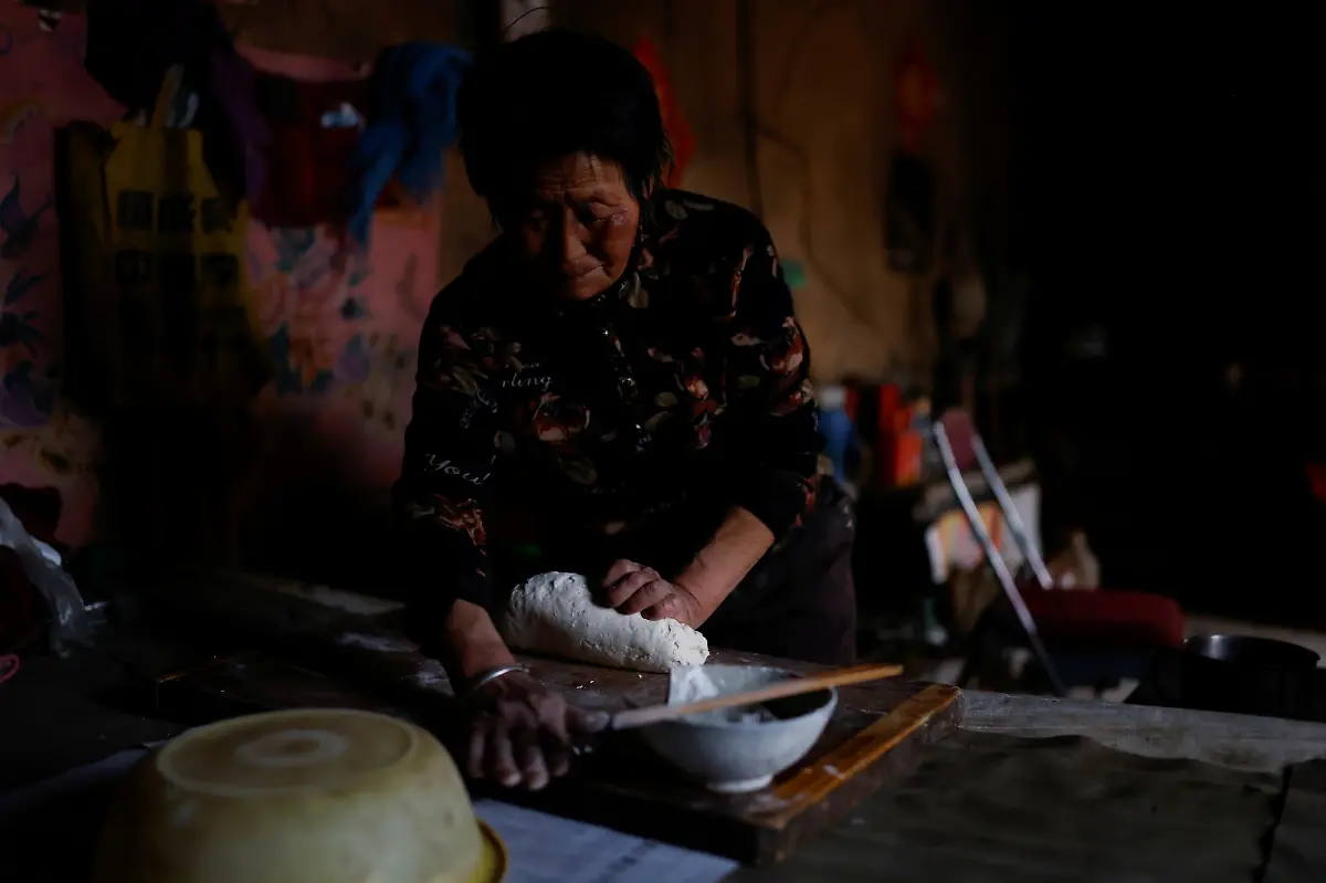 2021-06-03T032159Z-163917494-RC2BYM97F9NF-RTRMADP-3-CLIMATE-CHANGE-CHINA-FOREST