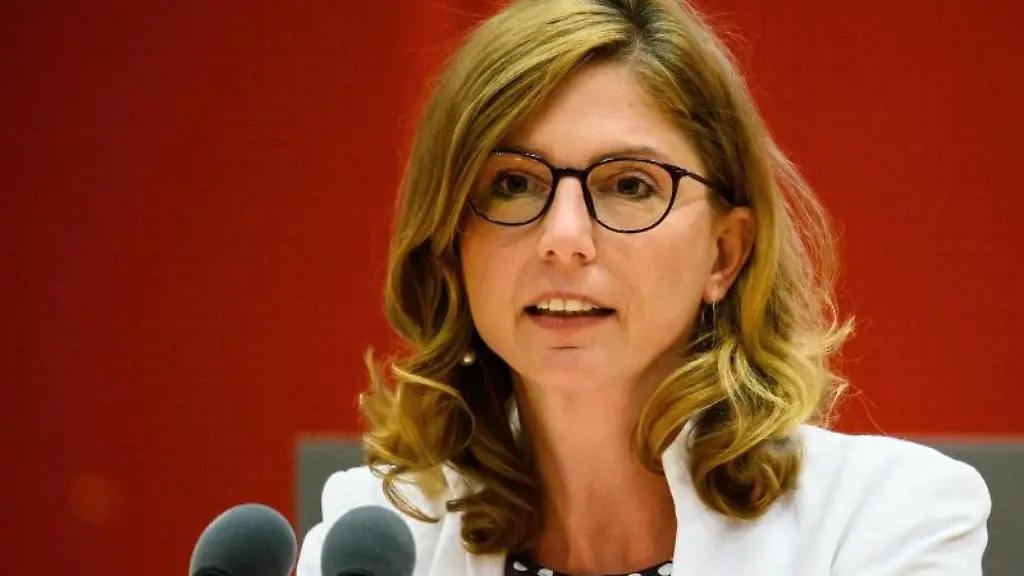 Sabine-Baetzing-Lichtenthaeler-SPD-SPD-Landtagsfraktionsvorsitzende-in-Rheinland-Pfalz
