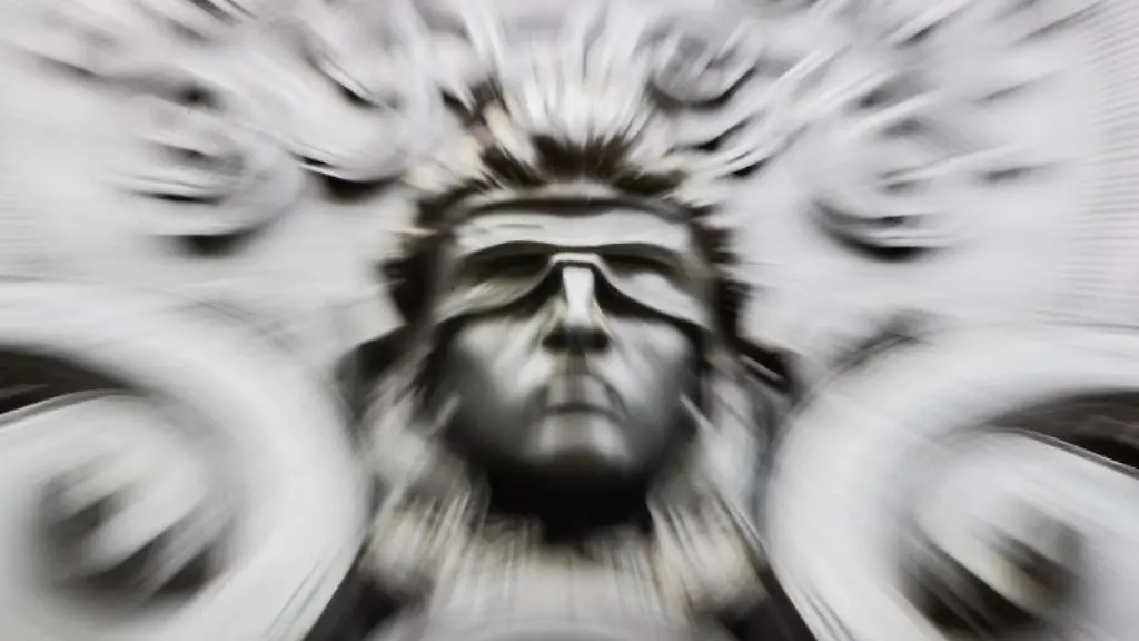 Eine-Figur-der-blinden-Justitia-an-der-Fassade-eines-Gerichts