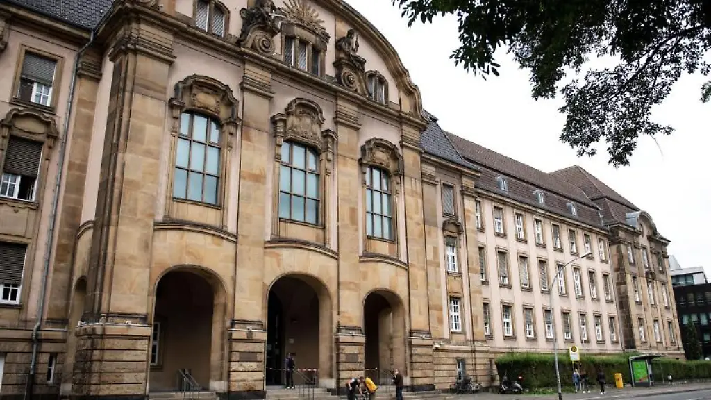 Das-Landgericht-das-zugleich-auch-Sitz-des-Amtsgericht-ist