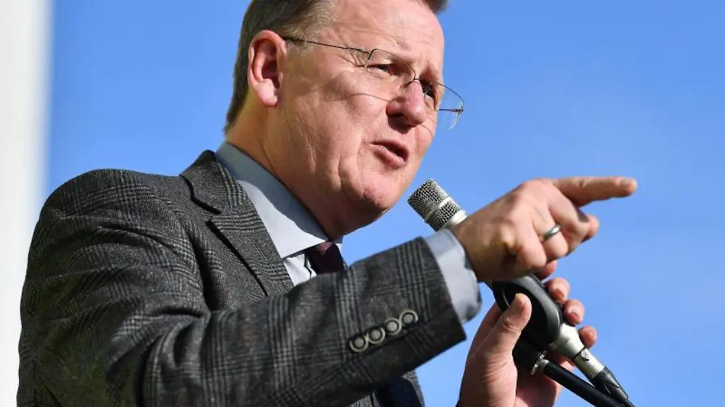 Bodo-Ramelow-Die-Linke-spricht-zu-Landwirten