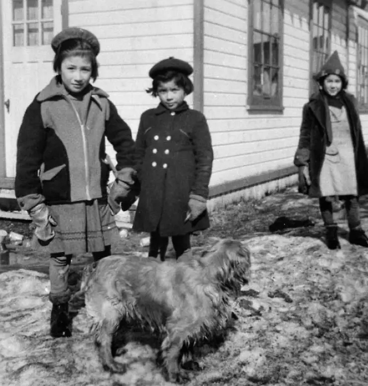 2021-06-04T180145Z-1200431691-RC24TN9W2ECW-RTRMADP-3-CANADA-INDIGENOUS-RESIDENTIAL-SCHOOLS