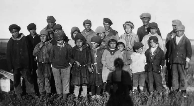 2021-06-04T175720Z-1217185840-RC24TN9B3WFY-RTRMADP-3-CANADA-INDIGENOUS-RESIDENTIAL-SCHOOLS