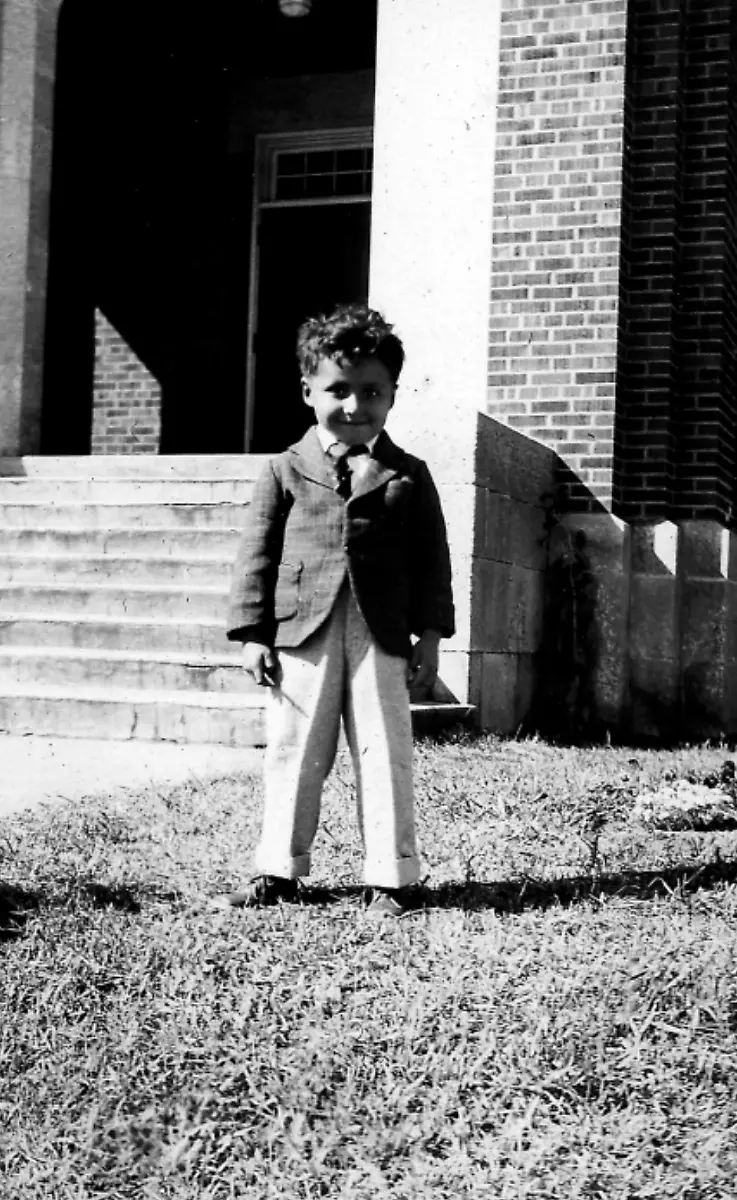 2021-06-04T174909Z-1687833131-RC2NTN9Q4KQG-RTRMADP-3-CANADA-INDIGENOUS-RESIDENTIAL-SCHOOLS