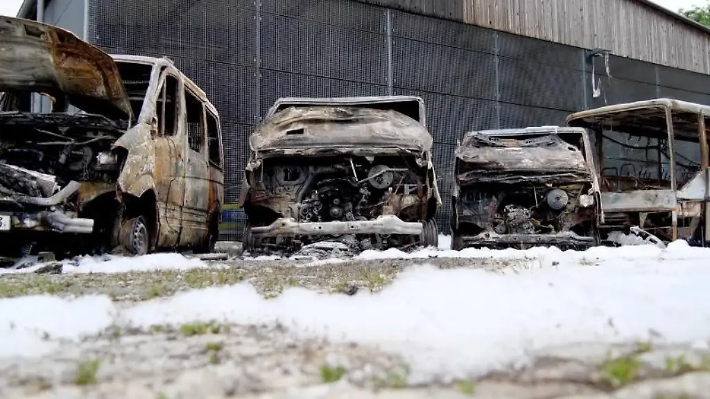 Auf-das-Gelaende-der-Bereitschaftspolizei-Bremen-ist-ein-Brandanschlag-veruebt-worden