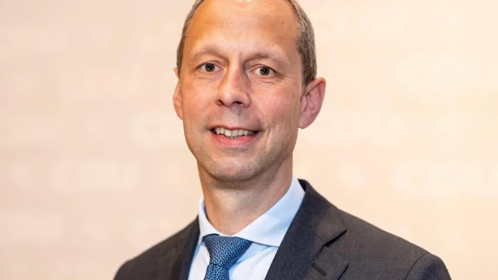 Hendrik-Hoppenstedt-CDU-nach-dem-Landesparteitag-der-CDU-Niedersachsen-in-der-Rattenfaenger-Halle