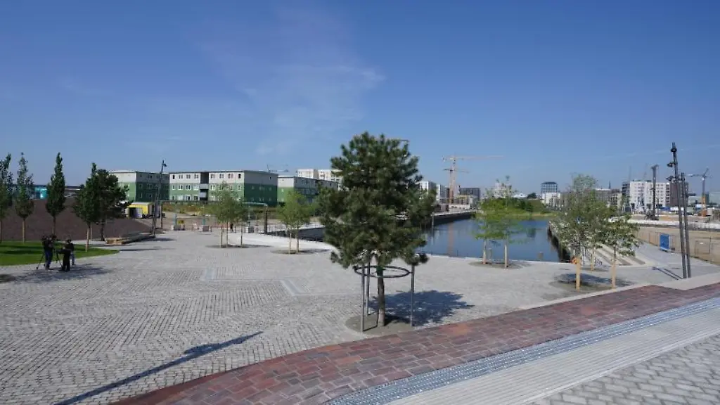 Blick-auf-den-Amerigo-Vespucci-Platz-in-der-Hafencity
