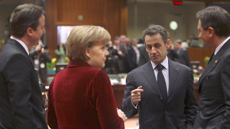 Der britische Premier David Cameron, Kanzlerin Angela Merkel, Frankreichs Präsident Nicolas Sarkozy und Sloveniens Ministerpräsident Borut Pahor.