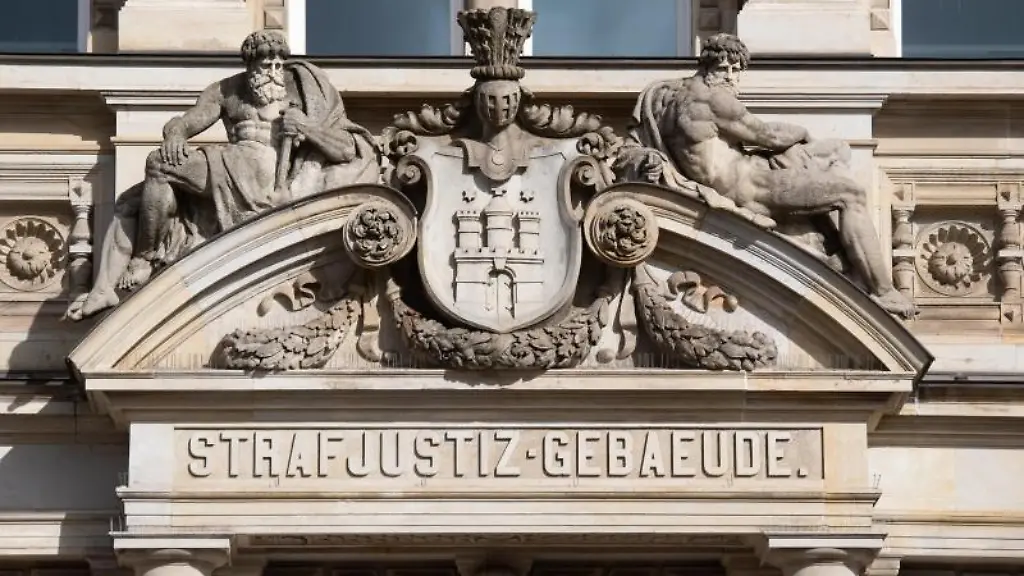 Blick-auf-das-Landgericht-in-Hamburg