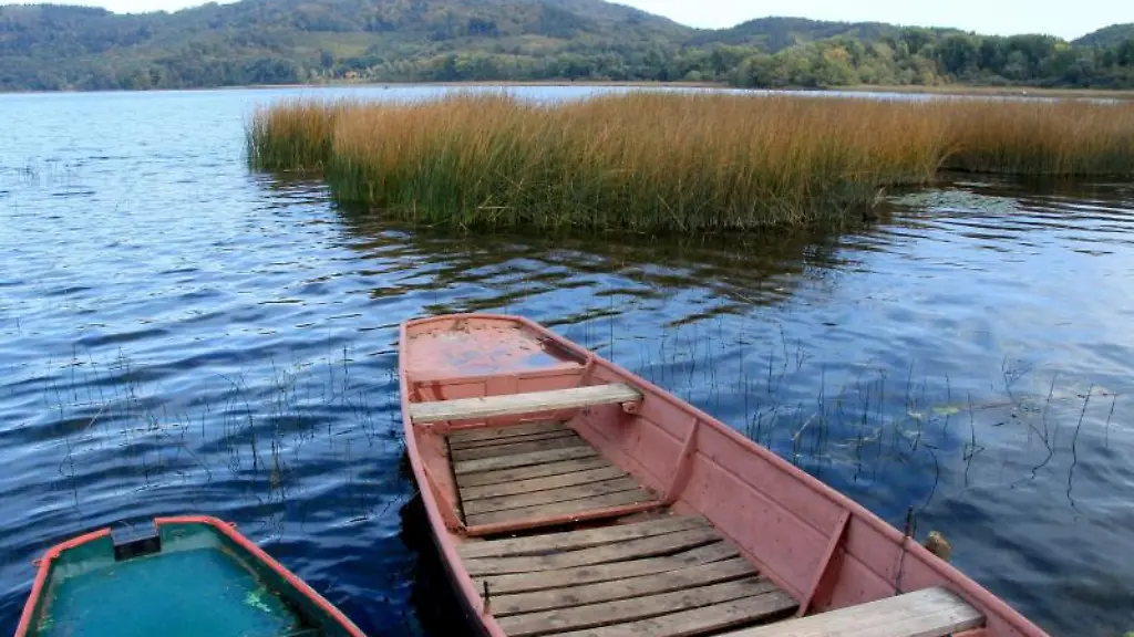 Der-Laacher-See-in-Rheinland-Pfalz-Foto-Bernd-F