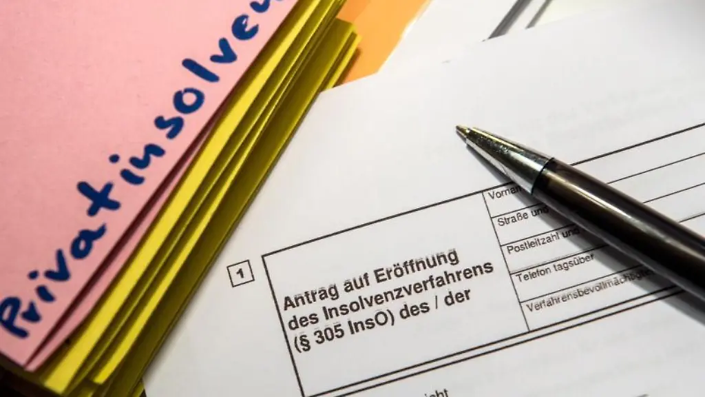 Ein-Antrag-auf-Eroefnung-eines-Insolvenzverfahrens