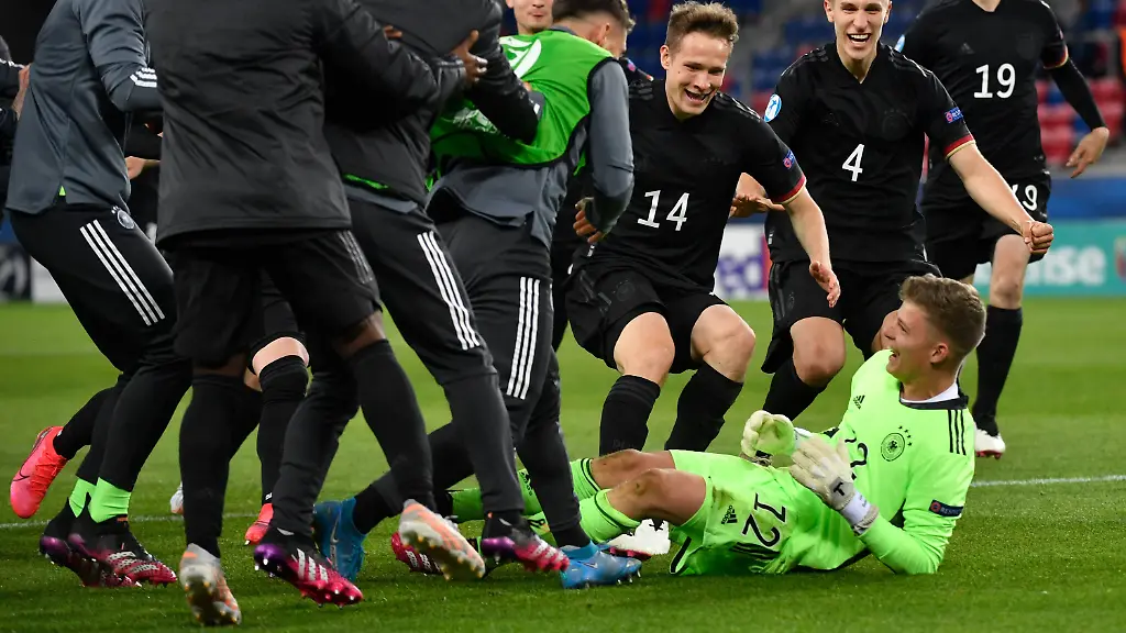 0c18cc033daba6f03e1f05324cd72784