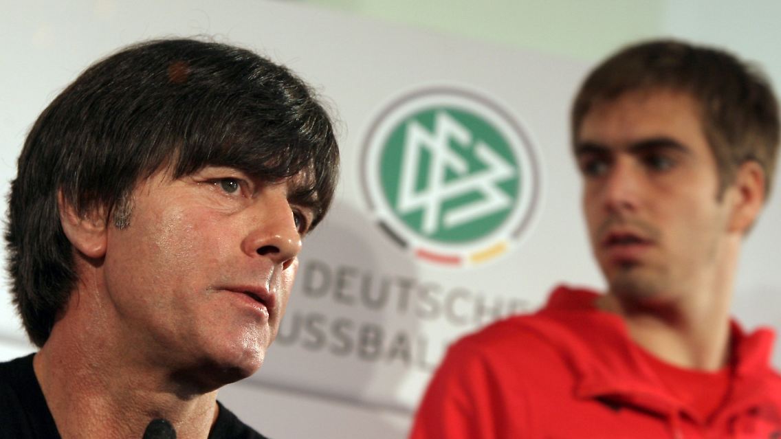 Bundestrainer Joachim Löw und sein Kapitän Philipp Lahm.