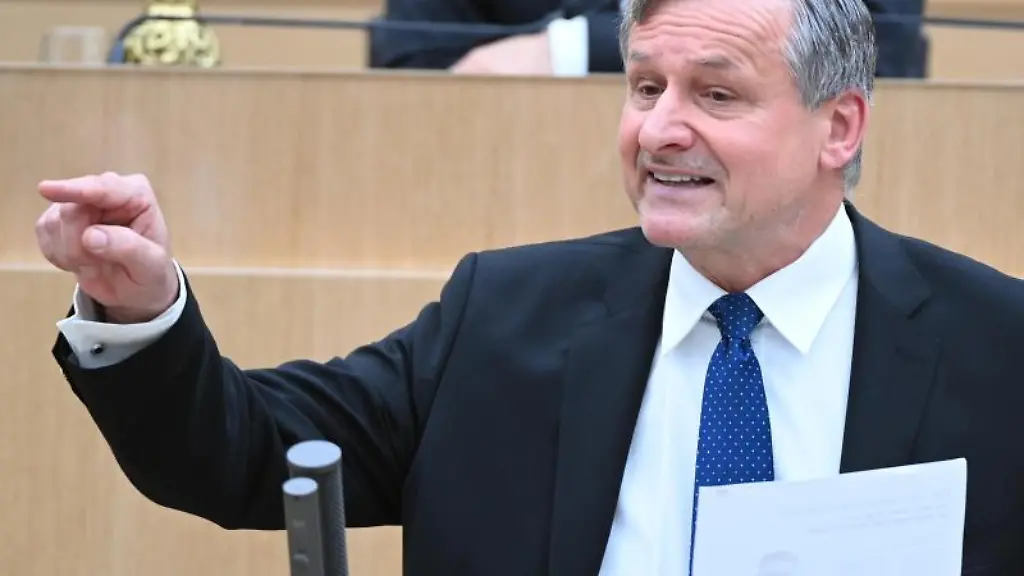 Hans-Ulrich-Ruelke-FDP-Fraktionsvorsitzender-im-Landtag-von-Baden-Wuerttemberg