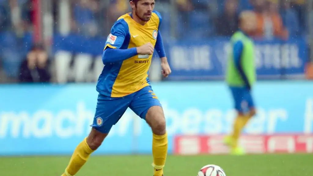 Dennis-Kruppke-ist-am-Ball