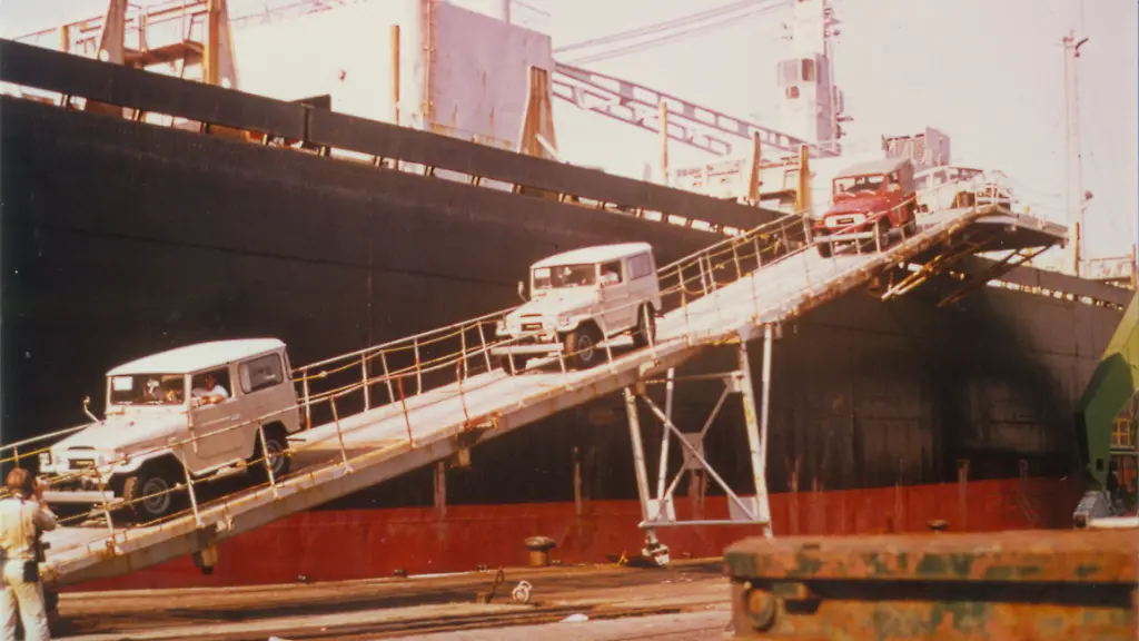 03-Toyota-Land-Cruiser-J4-kommt-nach-Deutschland-1976-Quelle-Toyota