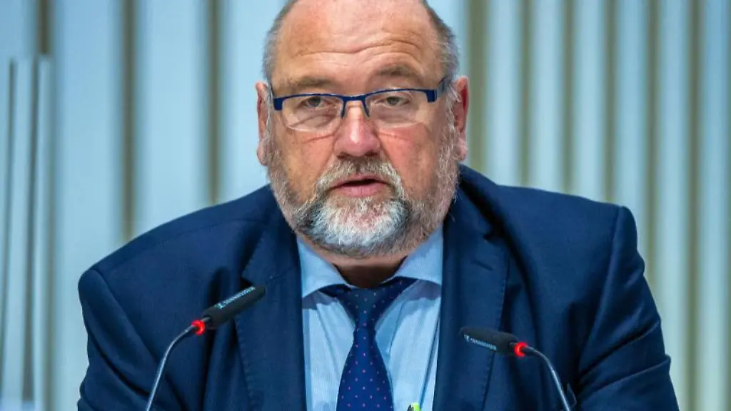 Harry-Glawe-CDU-spricht-im-Landtag