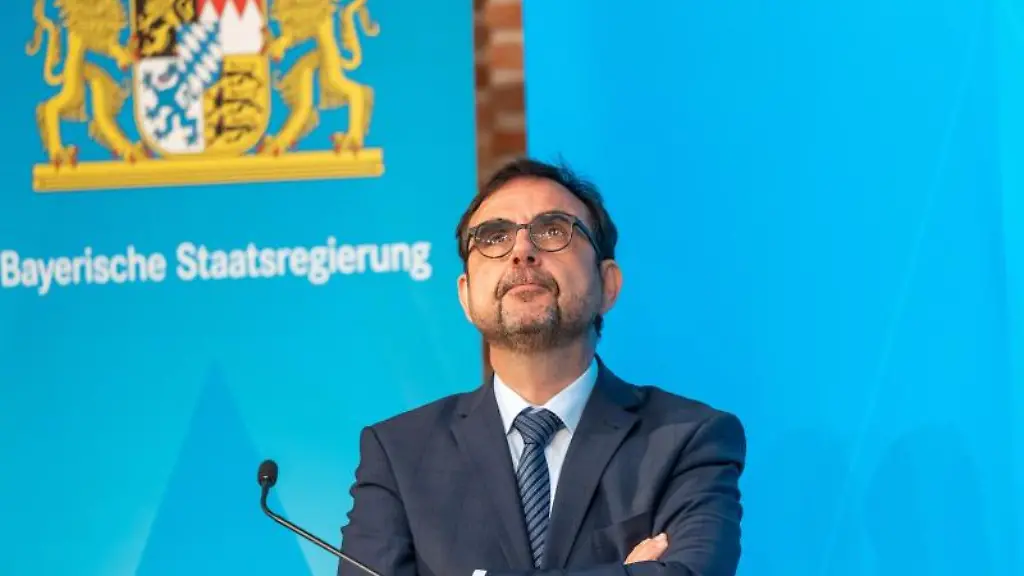 Klaus-Holetschek-CSU-Staatsminister-fuer-Gesundheit-und-Pflege