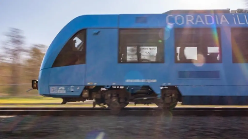 Prototyp-des-Coradia-iLint-Wasserstofftriebzuges-von-Alstom