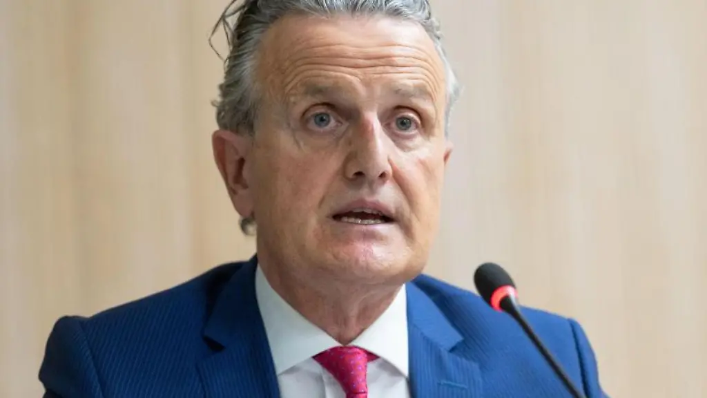 Frank-Nopper-CDU-Oberbuergermeister-von-Stuttgart-spricht