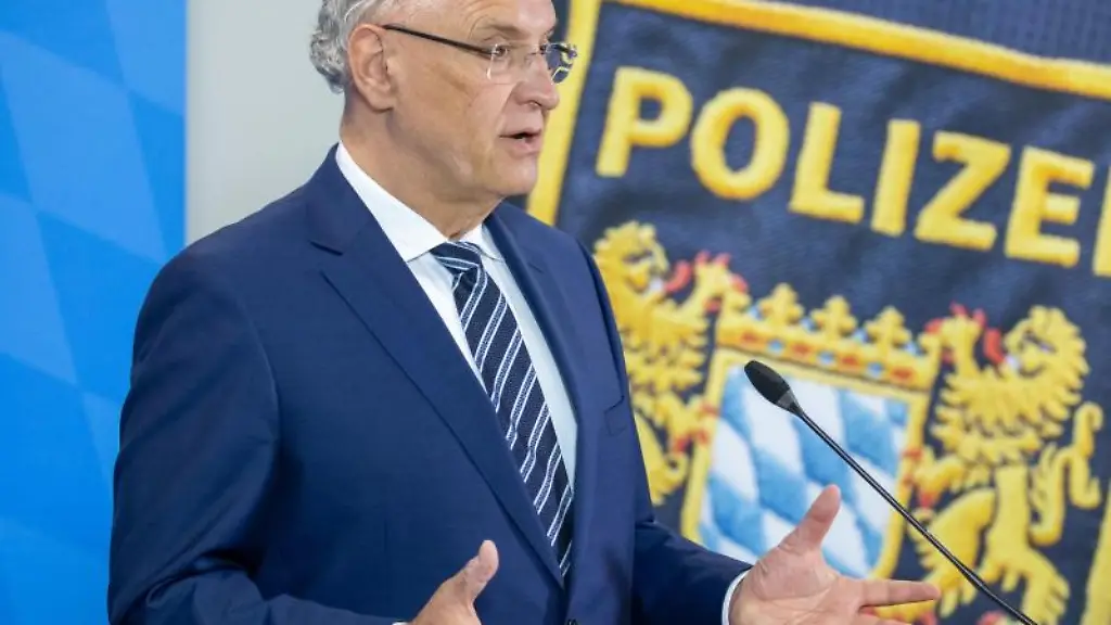 Joachim-Herrmann-CSU-Innenminister-von-Bayern-spricht