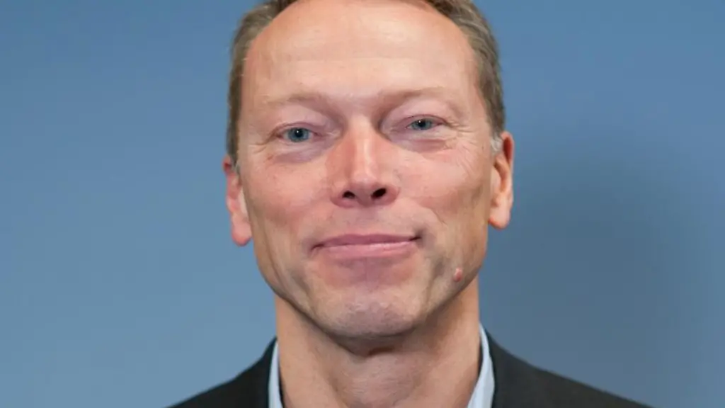 Siegfried-Brockmann-spricht-bei-einer-Pressekonferenz