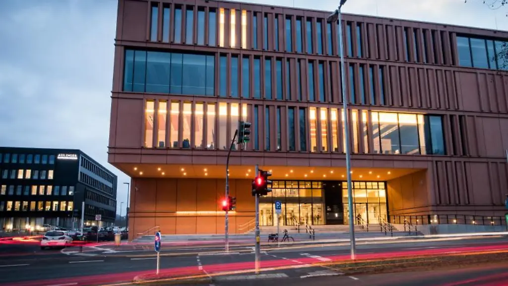 Das-Justizzentrum-Bochum-Sitz-von-Amts-Arbeits-und-Landgericht-sowie-der-Staatsanwaltschaft