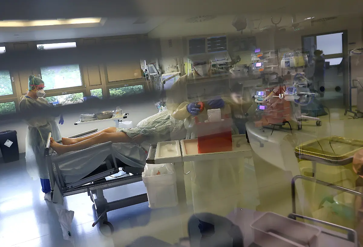 2021-05-20T160517Z-1165009029-RC2KJN9V9W4C-RTRMADP-3-HEALTH-CORONAVIRUS-GERMANY