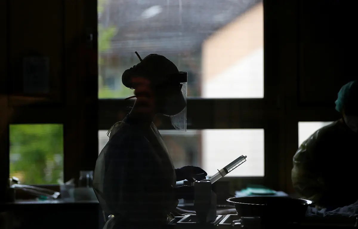 2021-05-20T160516Z-586752444-RC2JJN9SZ74F-RTRMADP-3-HEALTH-CORONAVIRUS-GERMANY