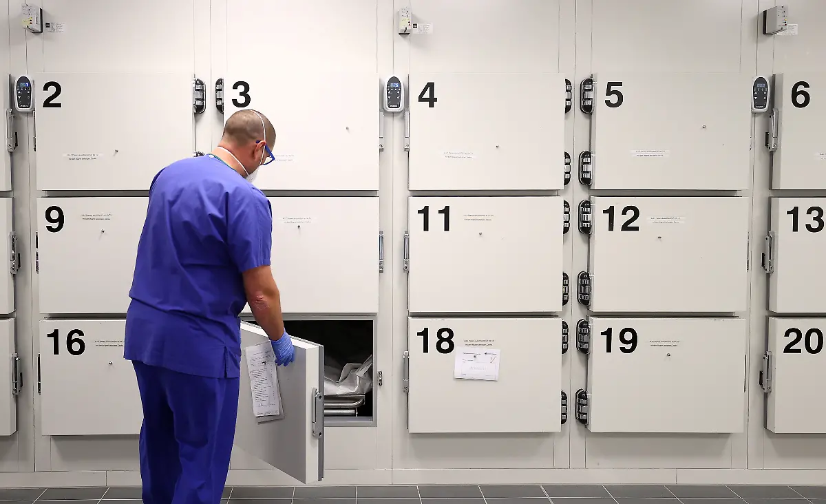 2021-05-20T155439Z-1500588926-RC2MJN9NVINZ-RTRMADP-3-HEALTH-CORONAVIRUS-GERMANY