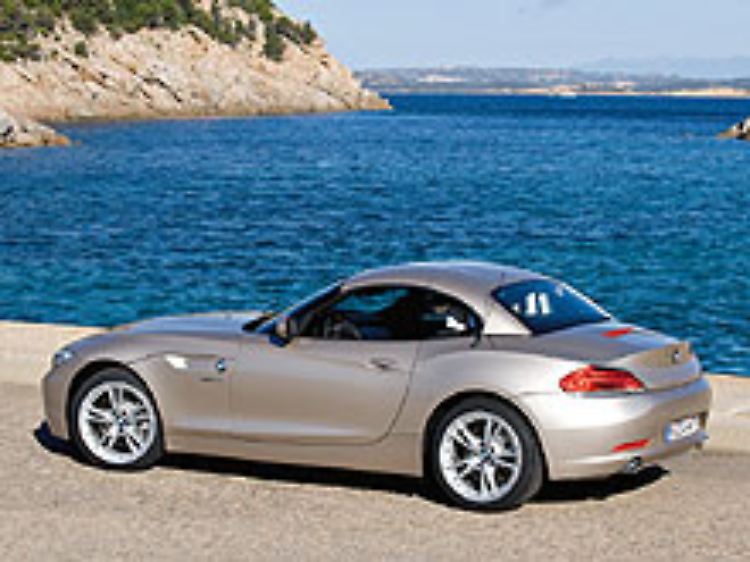 Mit geschlossenem Dach wird der Z4 zum Coupé.