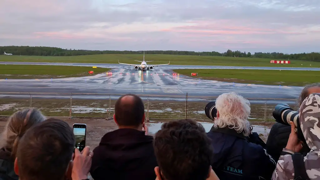 2021-05-23T190753Z-1846948989-RC2VLN9D4QDJ-RTRMADP-3-BELARUS-POLITICS