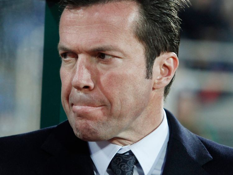 Verkniffen in Sofia: Bulgariens Coach Lothar Matthäus bringt die Nullnummer nicht weiter.