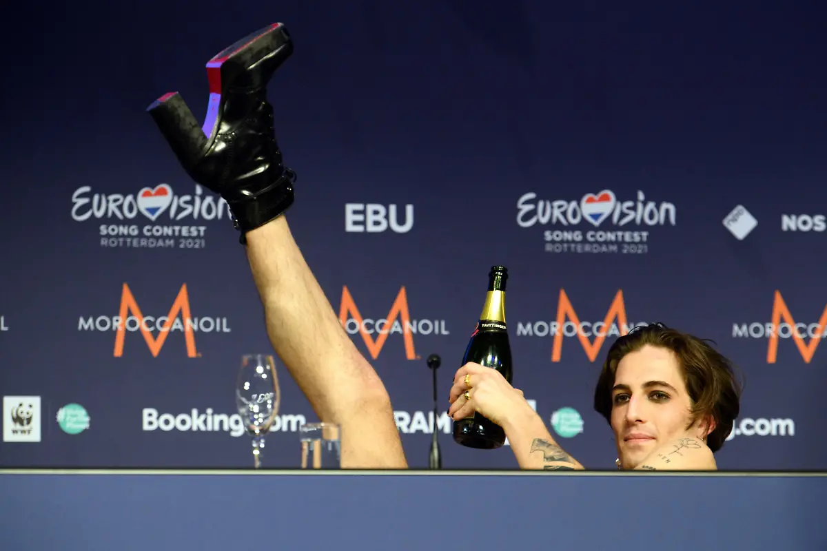 8a02b7bb3c48ae51800610f6a7ca6bd3