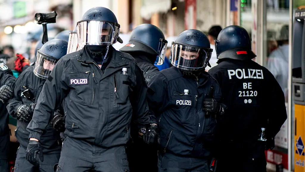 0ee82b833b76a5b7a417ae675559e623