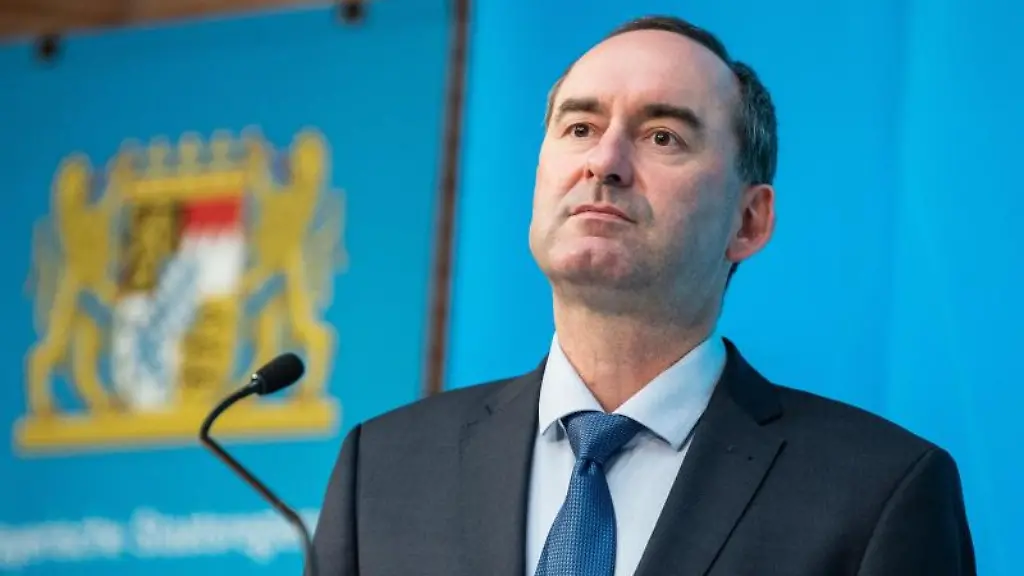 Hubert-Aiwanger-Wirtschaftsminister-und-Landesvorsitzender-der-Freien-Waehler-in-Bayern