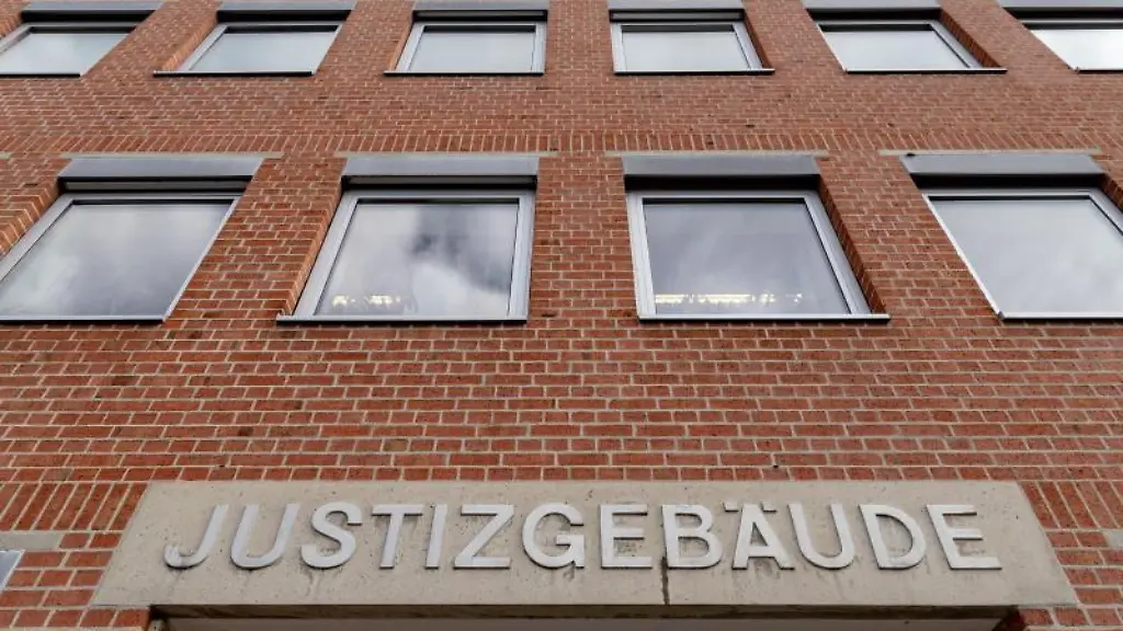 Blick-auf-das-Land-und-Amtsgericht-Landshut