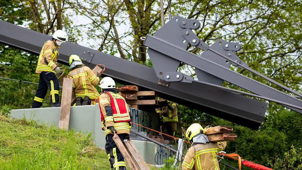 eecf05b4fe9f7f7c3e1fe1423ef45f63