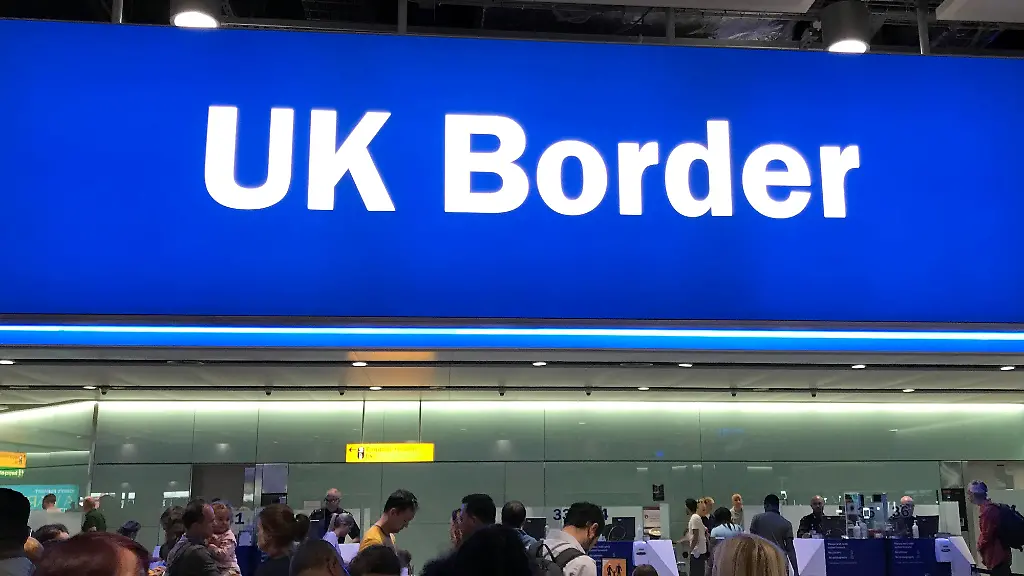 2018-09-04T114554Z-250736925-RC111AE869C0-RTRMADP-3-BRITAIN-EU