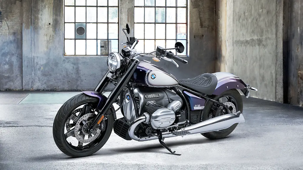 R-18-mit-Option-719-Lackierung-3