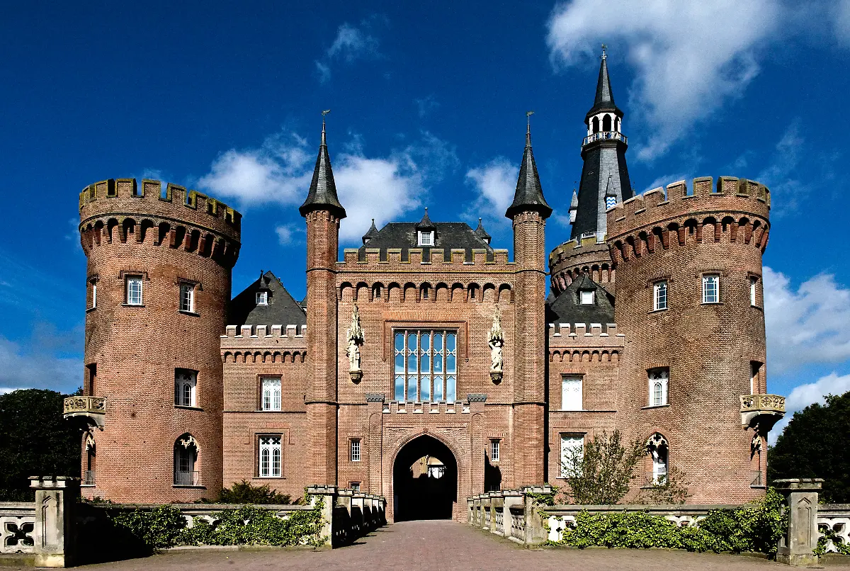 Schloss-Moyland