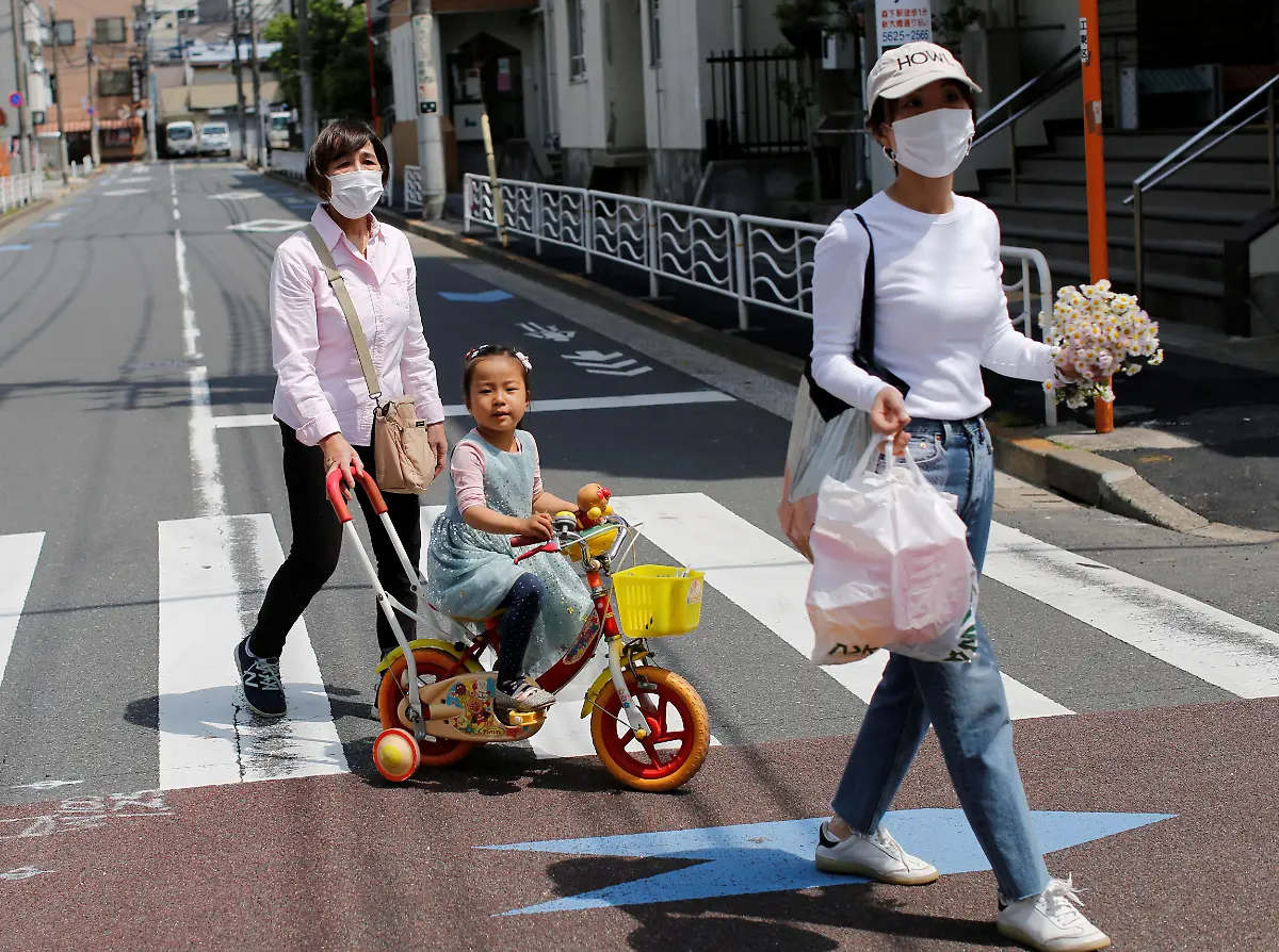 2021-04-25T122512Z-1063171315-RC203N9TO01K-RTRMADP-3-OLYMPICS-2020-TOKYO-CHEER-DANCERS