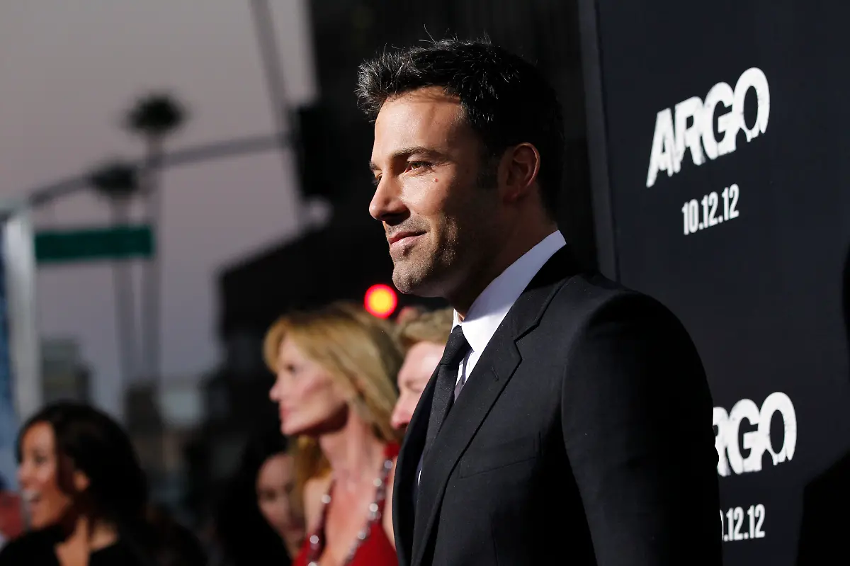 2012-10-05T120000Z-1346087225-GM1E8A50UX401-RTRMADP-3-USA