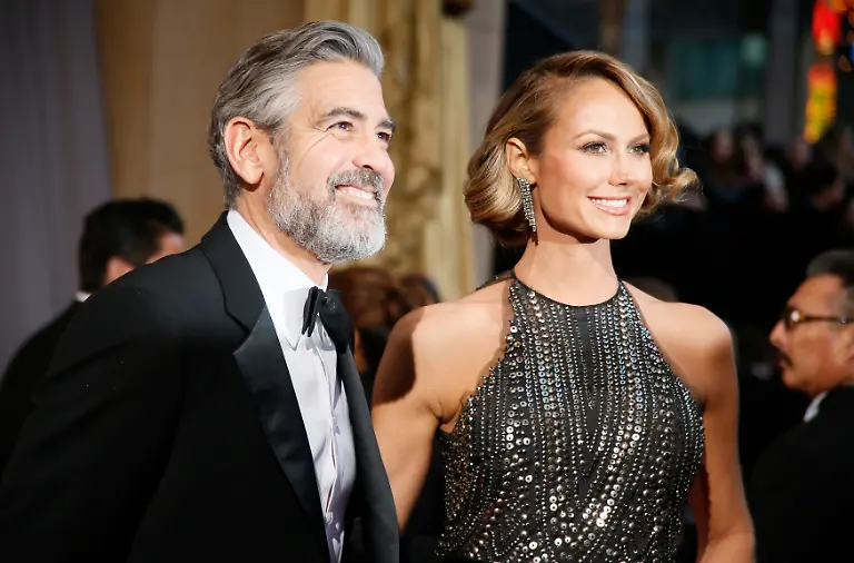 2013-02-25T120000Z-1993465129-LR1E92P0AGMWK-RTRMADP-3-OSCARS