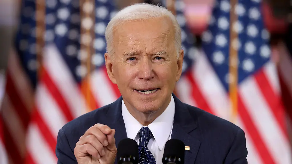 2021-04-27T100027Z-39430321-RC2A4N9O5VA9-RTRMADP-3-USA-BIDEN-POLL