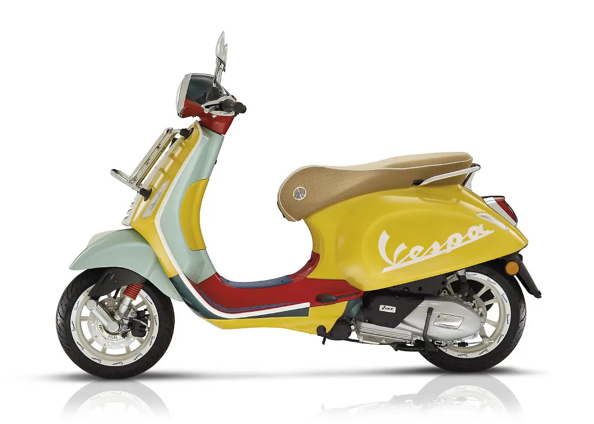2020-Vespa-Primavera-Sean-Wotherspoon
