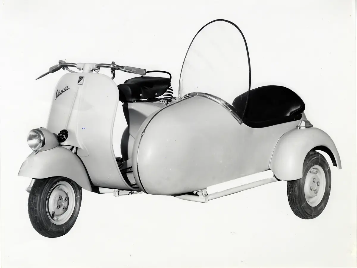 1955-Vespa-125-Sidecar